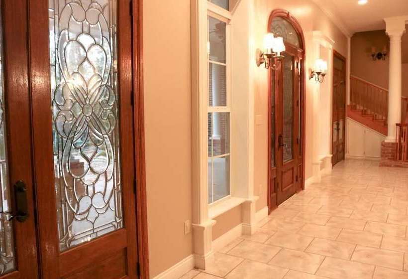 مبيت وإفطار Opus House