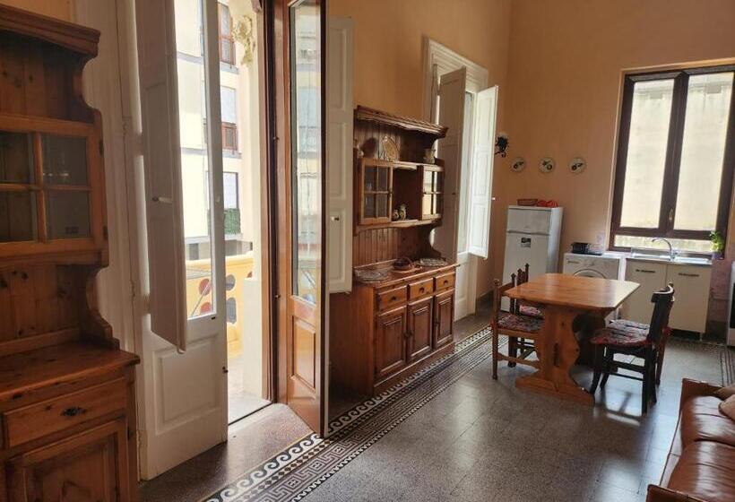 تختخواب و صبحانه Dimora Liberty