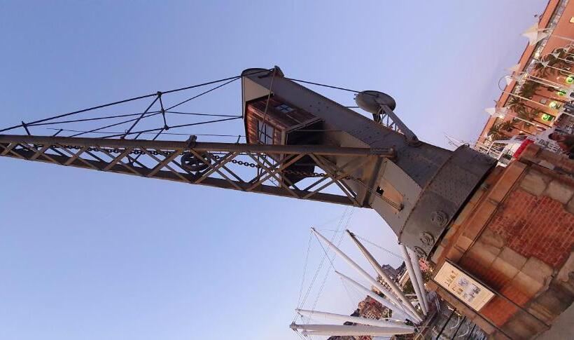 تختخواب و صبحانه L Americano Luxury Rooms