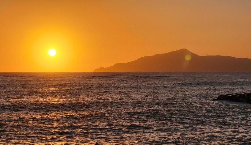 تختخواب و صبحانه L Americano Luxury Rooms