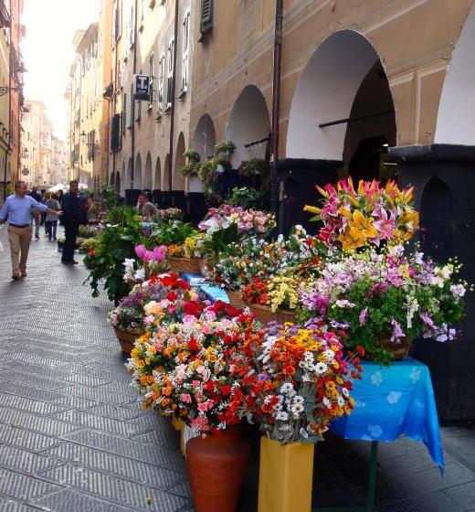 تختخواب و صبحانه L Americano Luxury Rooms