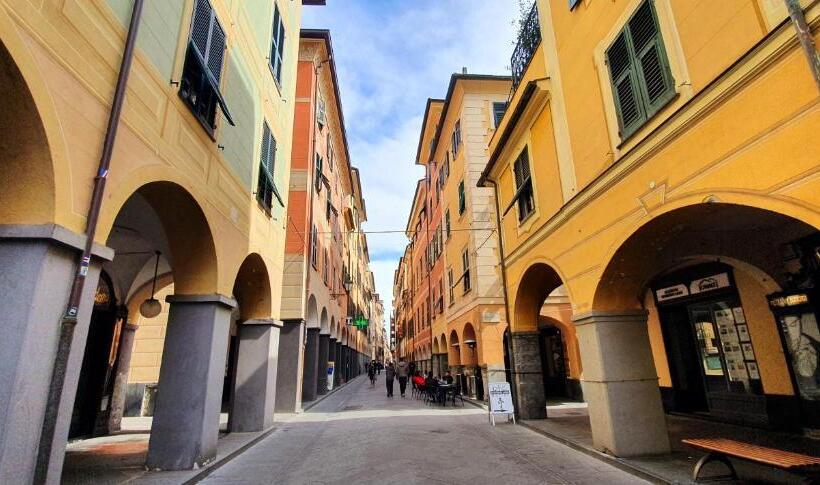 تختخواب و صبحانه L Americano Luxury Rooms