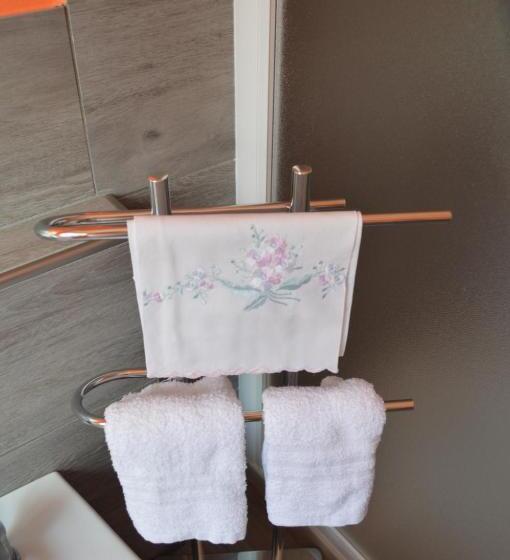 تختخواب و صبحانه La Villa