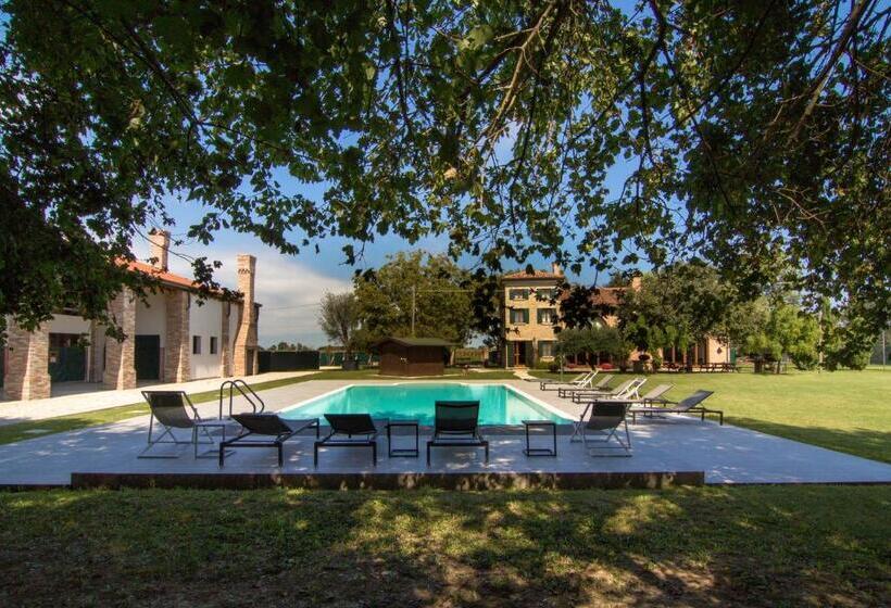 فندق ريفى Casolare La Quercia