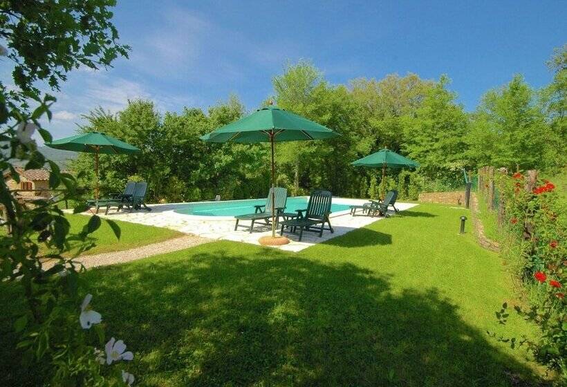 Luxury Cottage In Lisciano Niccone Umbria With Swimming Pool
