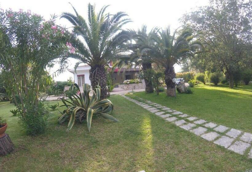 تختخواب و صبحانه La Macchia