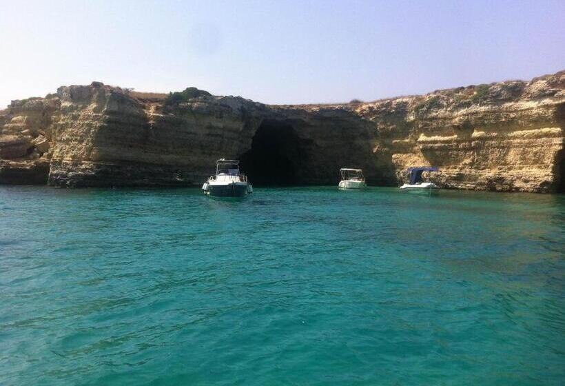 تختخواب و صبحانه La Macchia