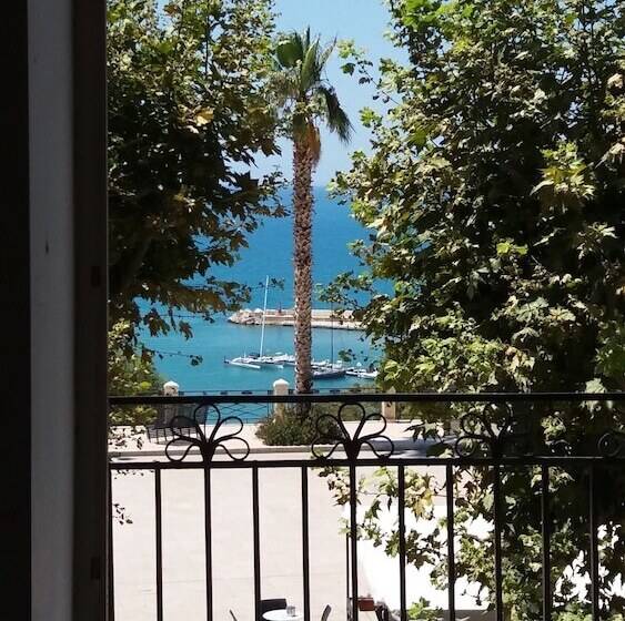 تختخواب و صبحانه Agorà Panoramic Rooms