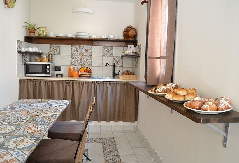 تختخواب و صبحانه Agorà Panoramic Rooms