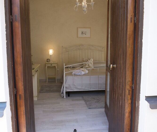 تختخواب و صبحانه Caputaquis