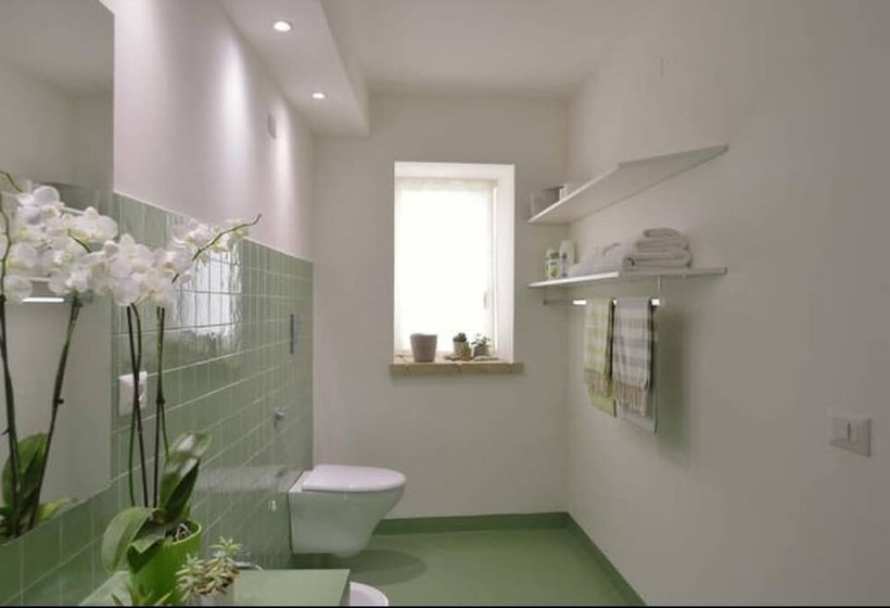 مبيت وإفطار Community Rooms & Wine