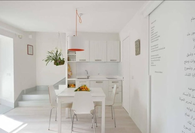 مبيت وإفطار Community Rooms & Wine