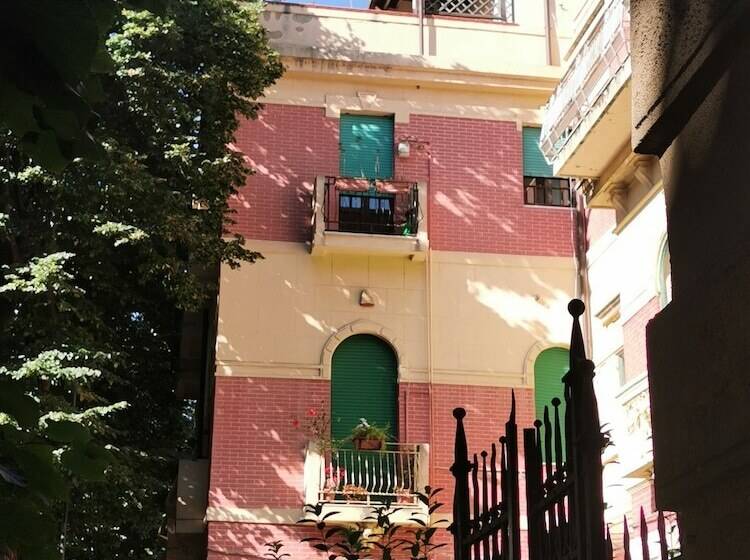 تختخواب و صبحانه Il Galleone