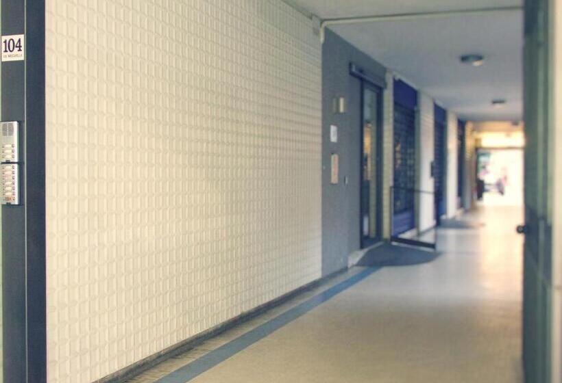 Bed and Breakfast L Antenna