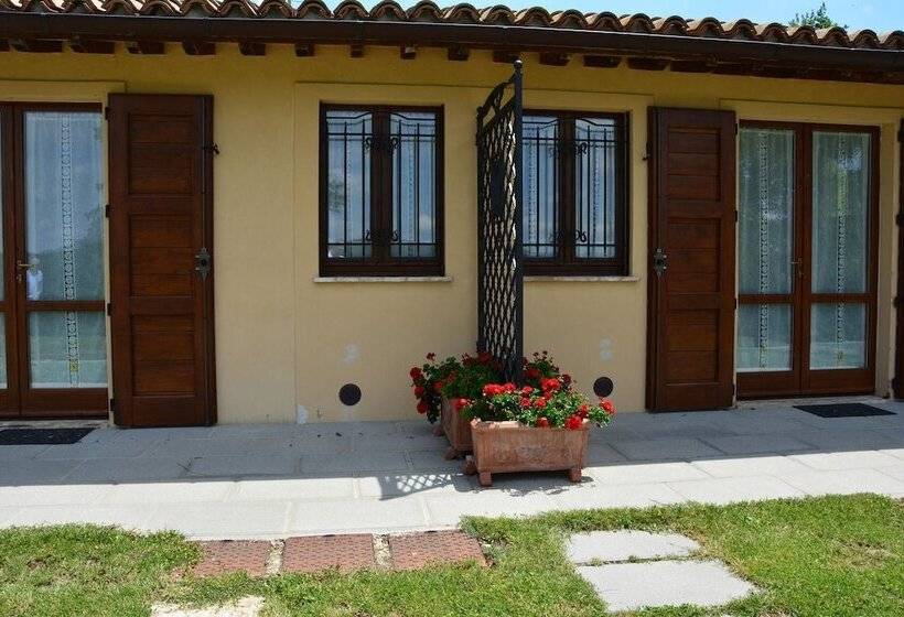 교외 호텔 Agriturismo Le Case