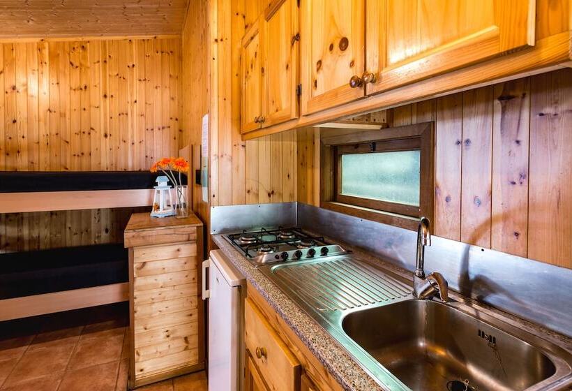 استراحتگاه Camping Smeraldo