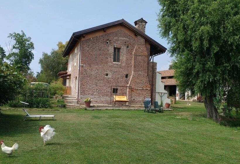 مبيت وإفطار Agriturismo Cascina Poscallone