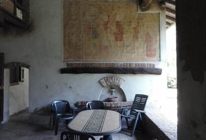مبيت وإفطار Agriturismo Cascina Poscallone