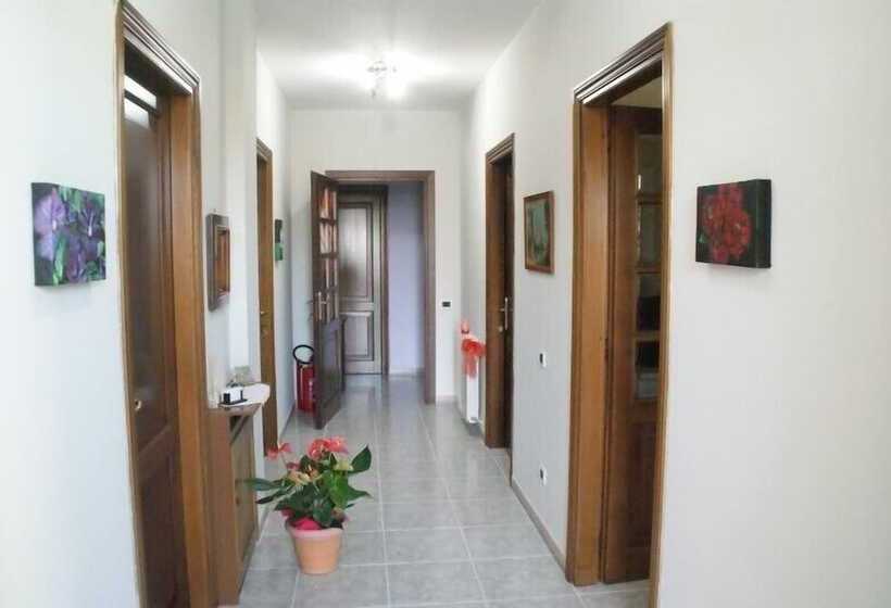 ベッドアンドブレックファースト Bed&breakfast Degli Ulivi