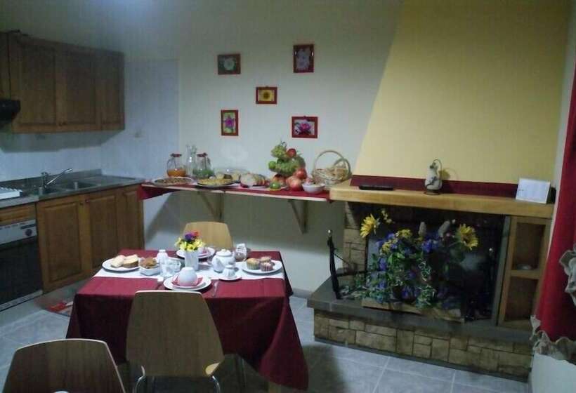 ベッドアンドブレックファースト Bed&breakfast Degli Ulivi