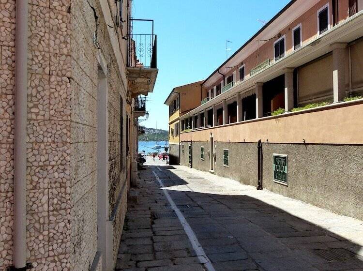 住宿加早餐  Clelia S Boutique Rooms & Suites