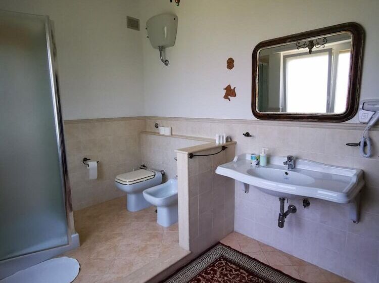 تختخواب و صبحانه La Ginestra
