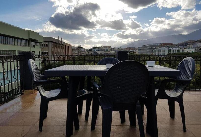 تختخواب و صبحانه Le Stanze Di Piazza Cairoli