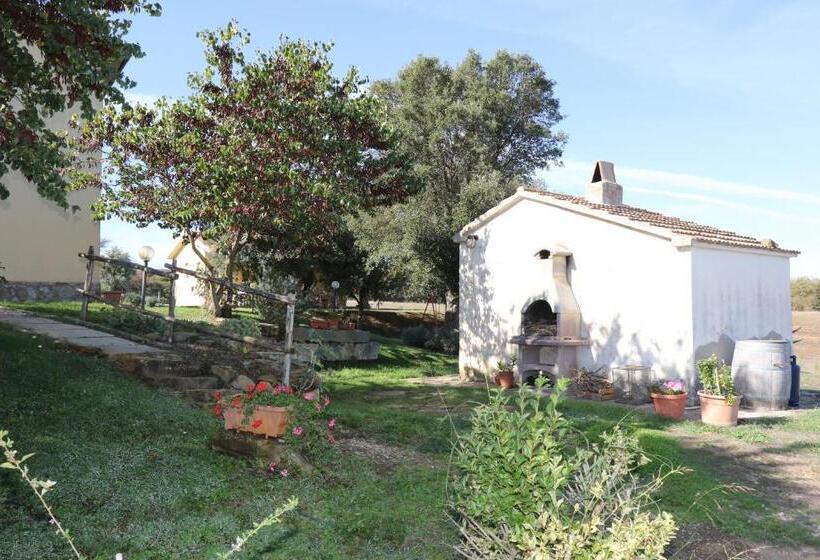 فندق ريفى Agriturismo Tinti
