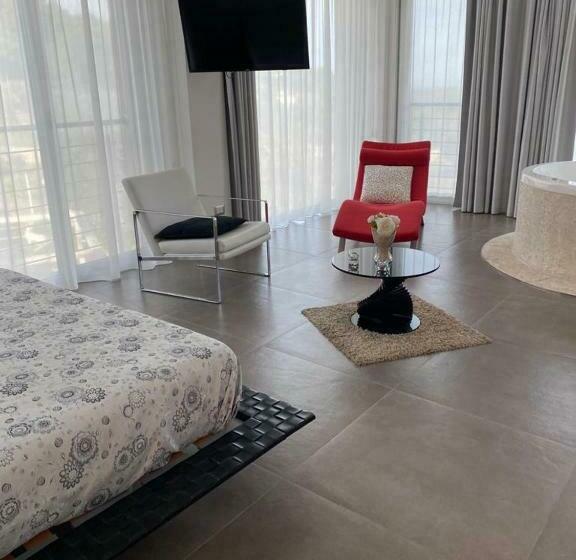住宿加早餐 Max Luxury Suite Servizio Spiaggia Inclusa