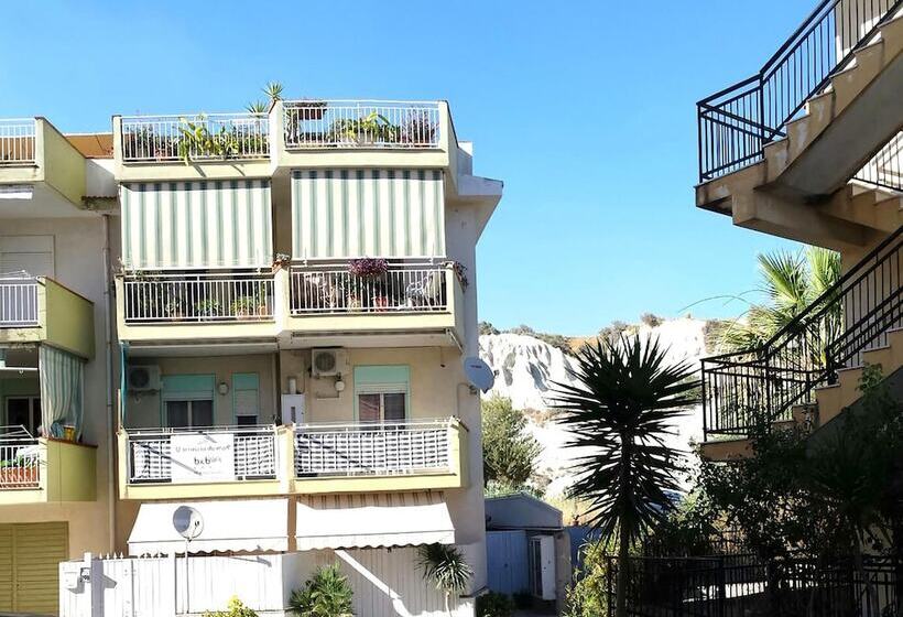 تختخواب و صبحانه U Scrusciu Do Mari