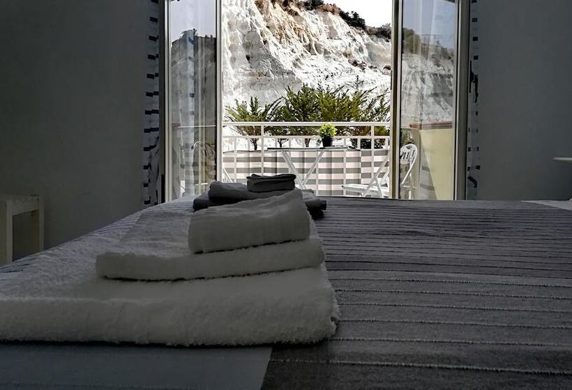 تختخواب و صبحانه U Scrusciu Do Mari