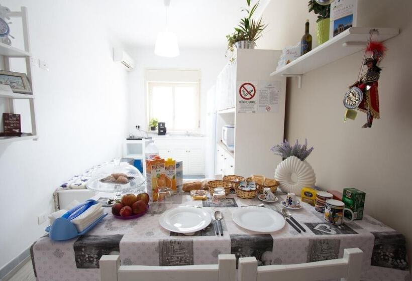 تختخواب و صبحانه U Scrusciu Do Mari