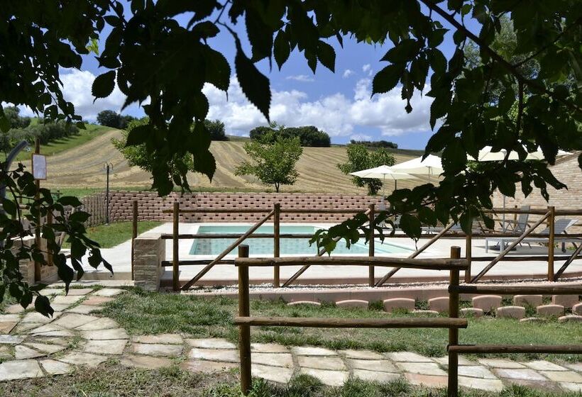 هتل روستایی Agriturismo Forestale Luti