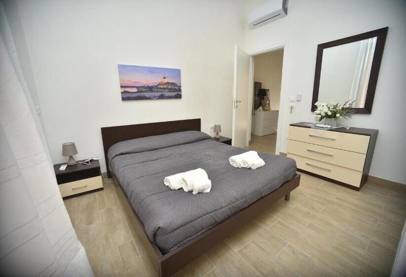 پانسیون Casa Sarina