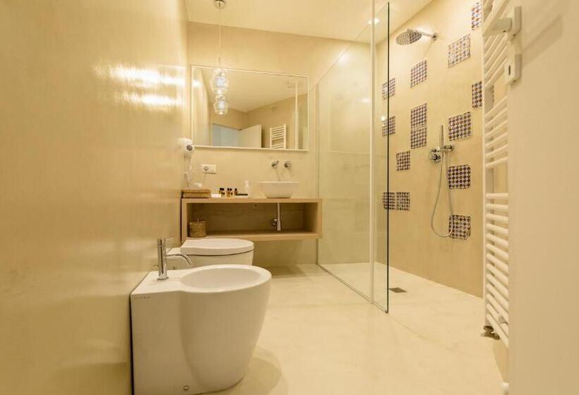 پانسیون Palazzo Taranto Luxury Rooms