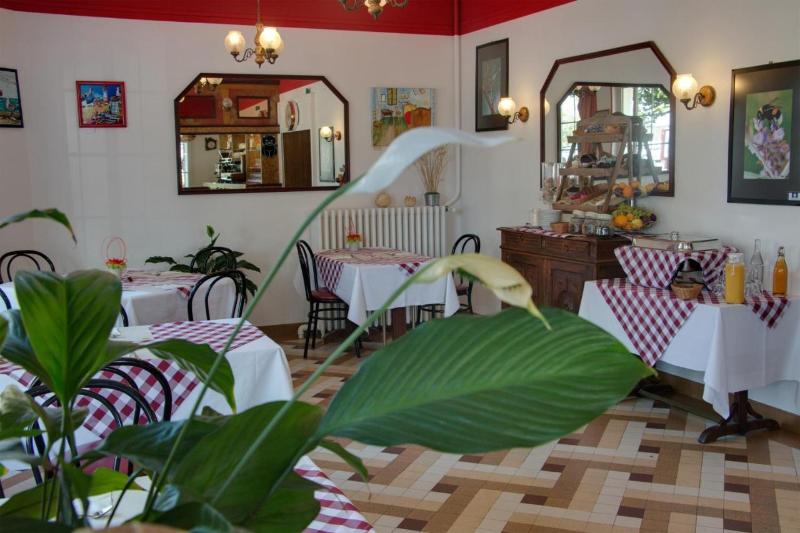 Отель Le Chalet De La Foret Logis Hôtel 3 étoiles Et Restaurant