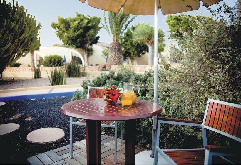 Отель Livvo Risco Del Gato Suites