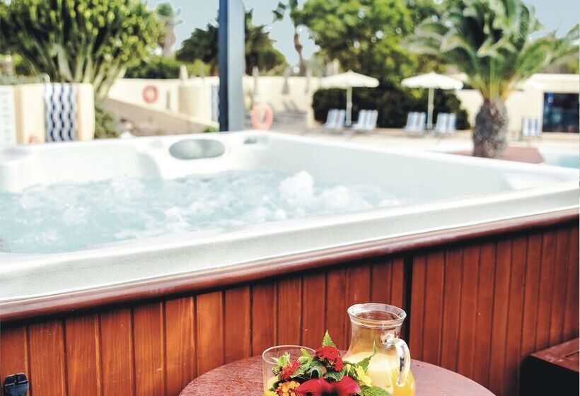 Отель Livvo Risco Del Gato Suites