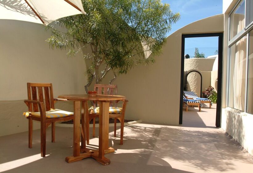 Отель Livvo Risco Del Gato Suites