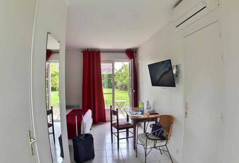 فندق Logis Hôtel Du Château