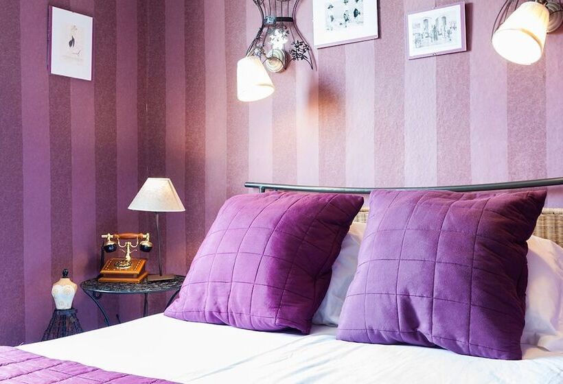 Отель Logis Le Relais Sarrasin