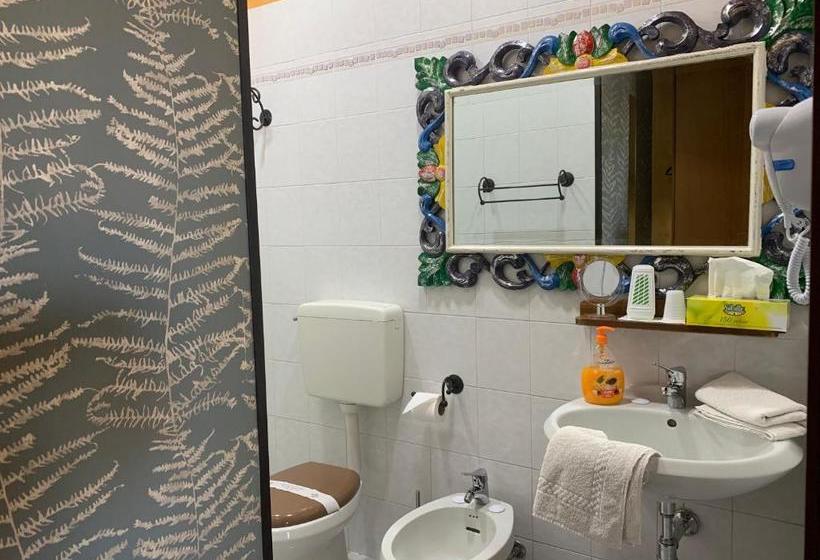 فندق Albergo M Motta