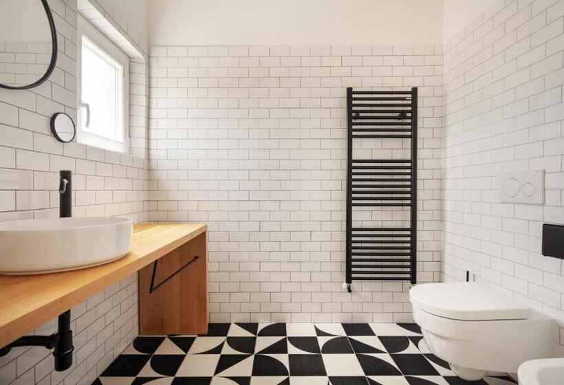 פונדק Re Versiliana