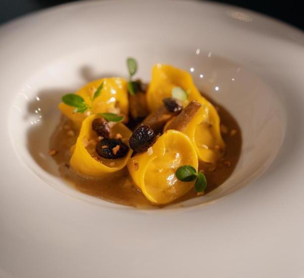 פונדק Re Versiliana