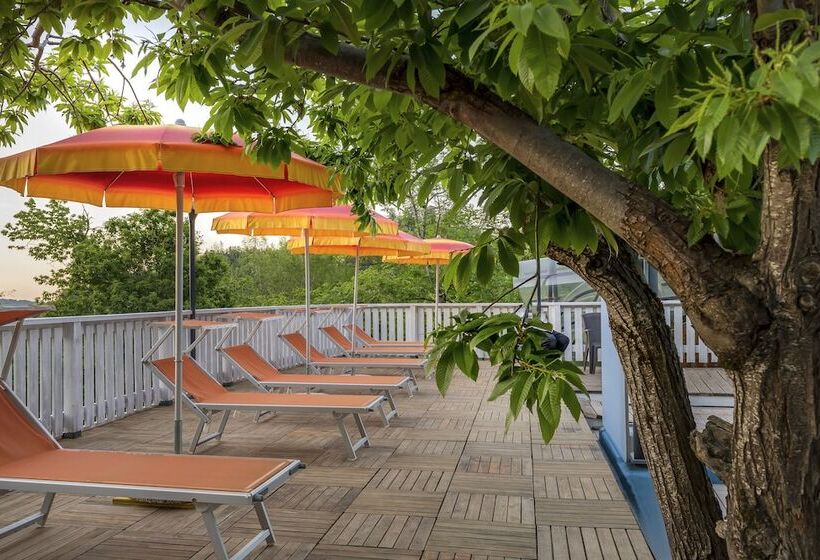 בית מלון כפרי Campeggio Parco Dei Castagni Srl