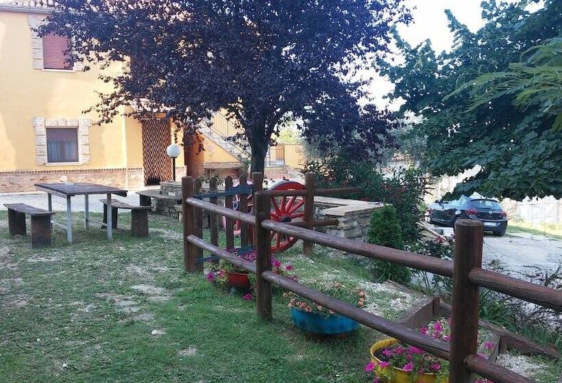 فندق ريفى Agriturismo La Vecchia Fontana