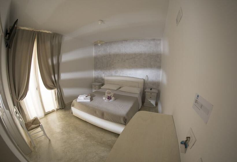Blue And Blue Luxury Bed & Breakfast