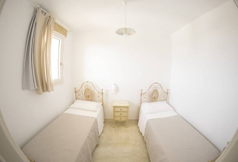 Blue And Blue Luxury Bed & Breakfast