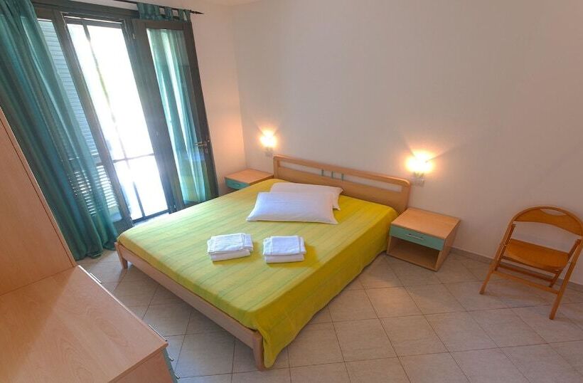 فندق ريفى Cala Scoglietti