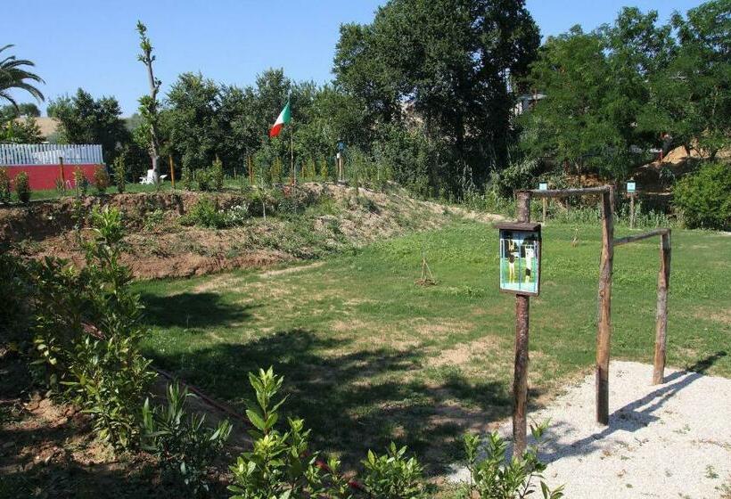 فندق ريفى Azienda Agrituristica Cluana